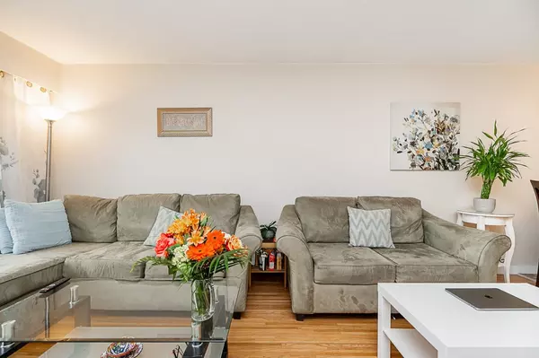 North Vancouver, BC V7M 1Z2,135 W 21st ST #103