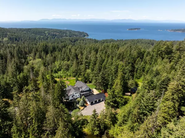 Bowen Island, BC V0N 1G2,650 Laura RD