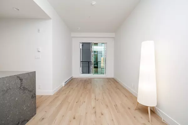 Port Moody, BC V3H 0M9,55 Klahanie DR #210