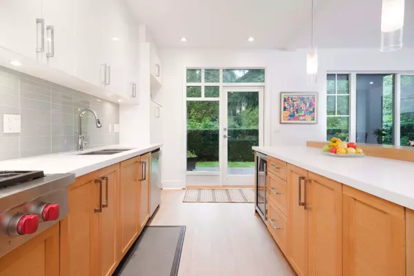 North Vancouver, BC V7G 0A4,555 Raven Woods DR #24