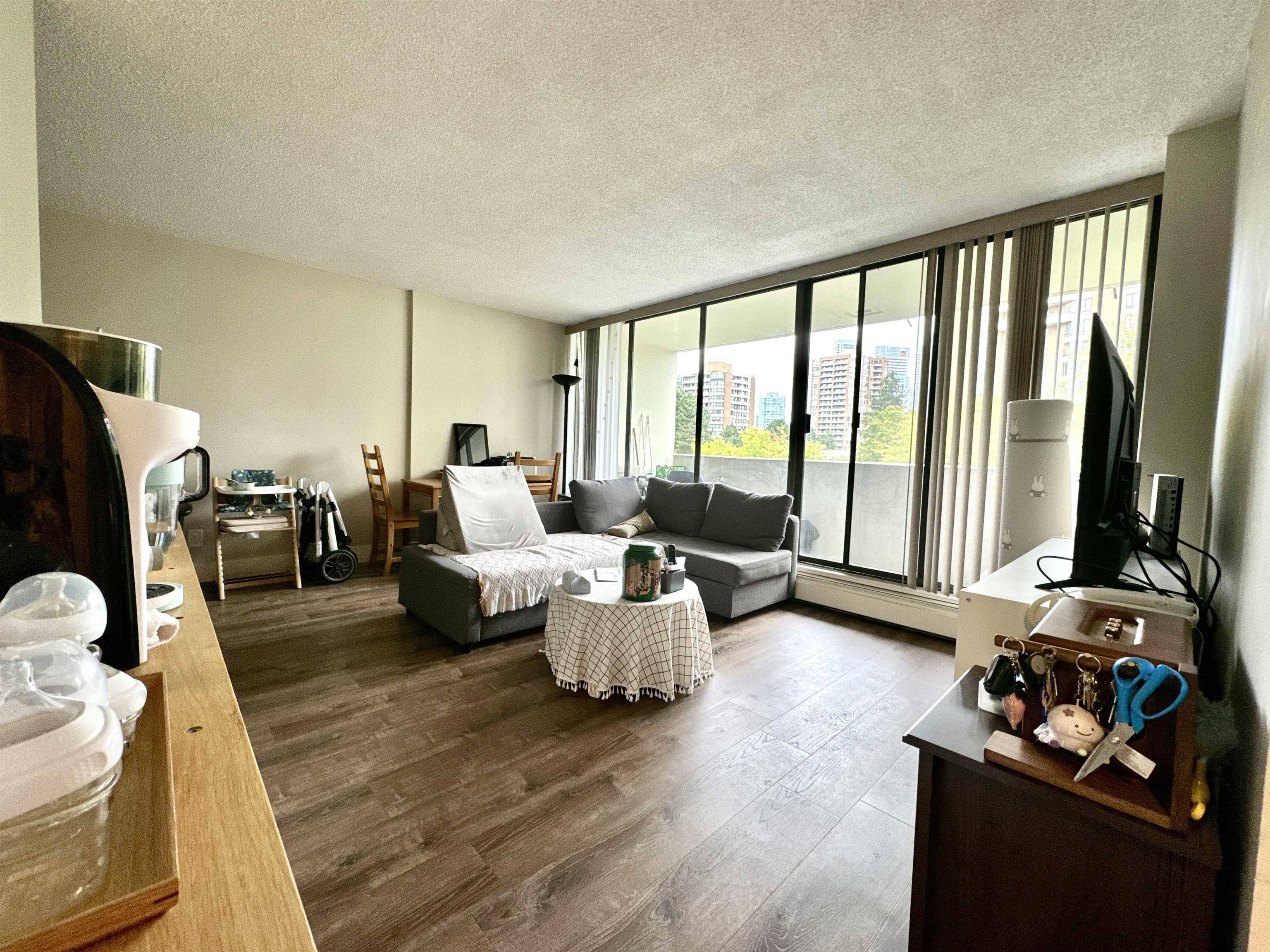 Burnaby, BC V5H 4A7,4200 Mayberry ST #506