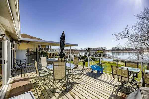 Maple Ridge, BC V2X 1A3,20272 Wharf ST