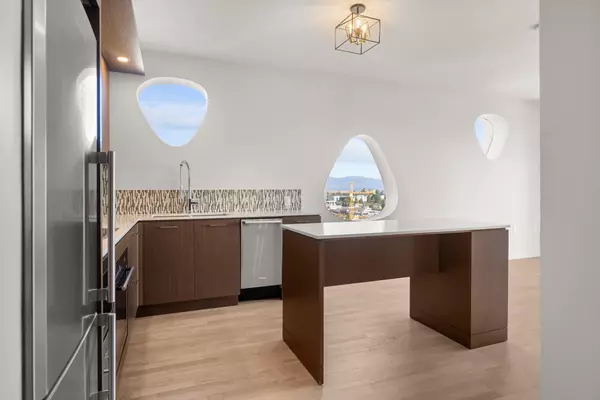 Surrey, BC V3T 0K2,13495 Central AVE #1501