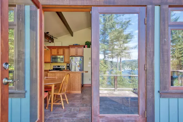 Madeira Park, BC V0N 1S1,12685 Sunshine Coast HWY