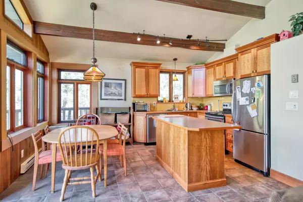 Madeira Park, BC V0N 1S1,12685 Sunshine Coast HWY