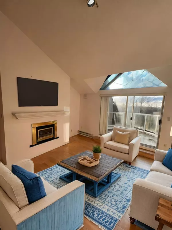 North Vancouver, BC V7H 1Y3,999 Berkley RD #305