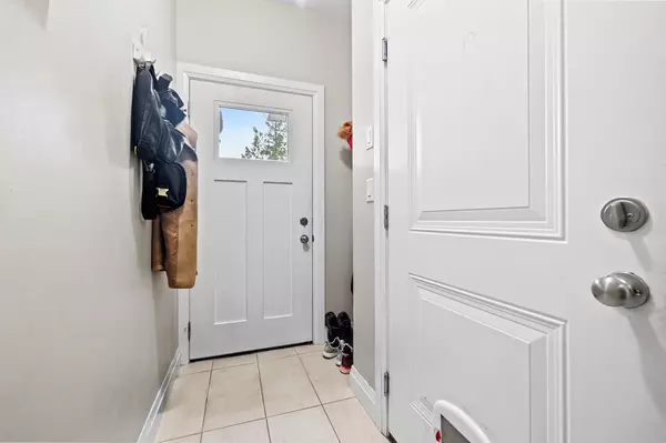 Chilliwack, BC V2R 0W1,6026 Lindeman ST #14