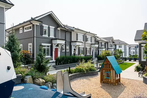 Surrey, BC V3Z 1J1,2070 Oak Meadows DR #105