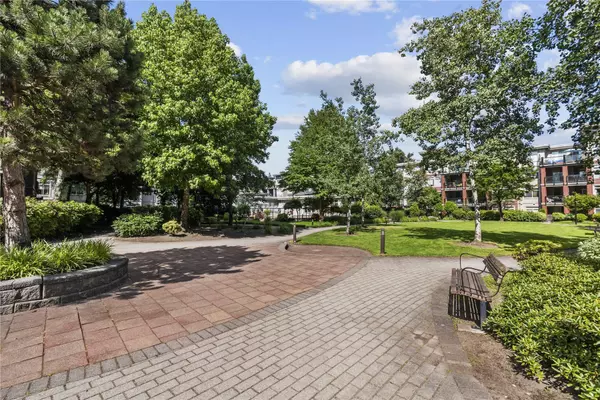 Surrey, BC V3R 0B4,15385 101a AVE #312