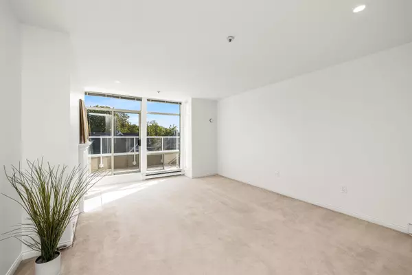 Vancouver, BC V6K 4R2,2288 W 12th AVE #406