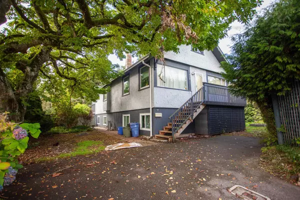 White Rock, BC V4B 4S7,839 Kent ST