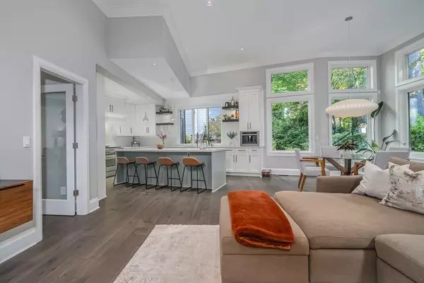 North Vancouver, BC V7R 3A5,4664 Highland BLVD