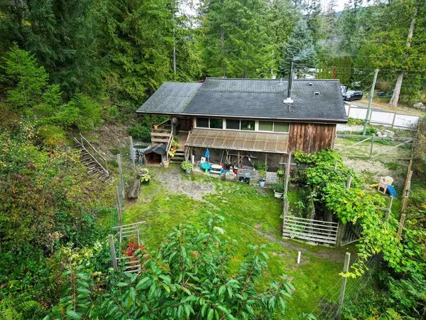 Halfmoon Bay, BC V7Z 1G2,9834 Mckenzie RD