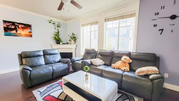 Surrey, BC V3R 7C6,15399 Guildford DR #5