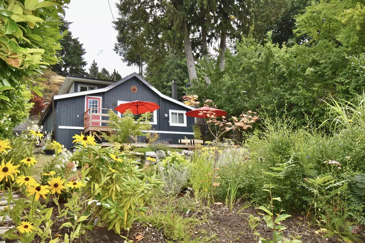 Gibsons, BC V0N 1V8,350 Headlands RD