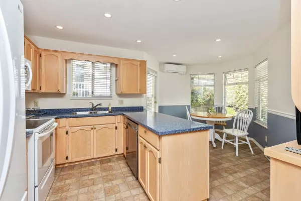 Langley, BC V1M 2C8,8737 212 ST #11