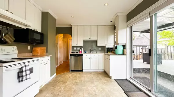 New Westminster, BC V3M 2E6,1116 Nanaimo ST