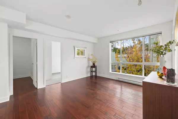 Coquitlam, BC V3B 0B5,2957 Glen DR #309