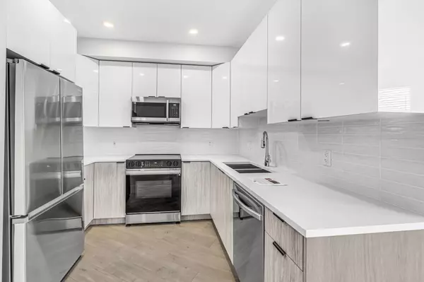 Langley, BC V3A 4E4,20061 Fraser HWY #416