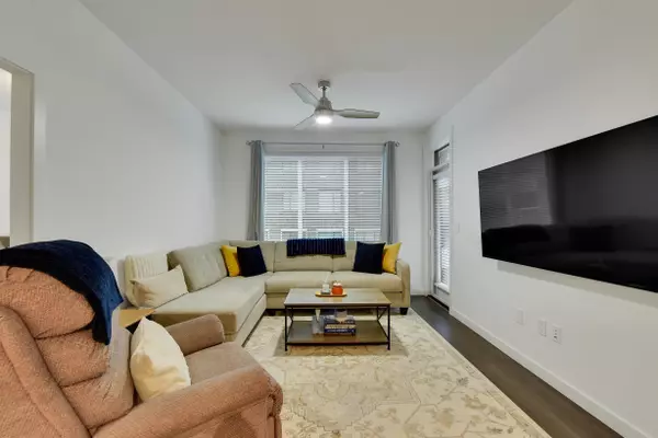 Surrey, BC V4N 6W9,15825 85 AVE #304