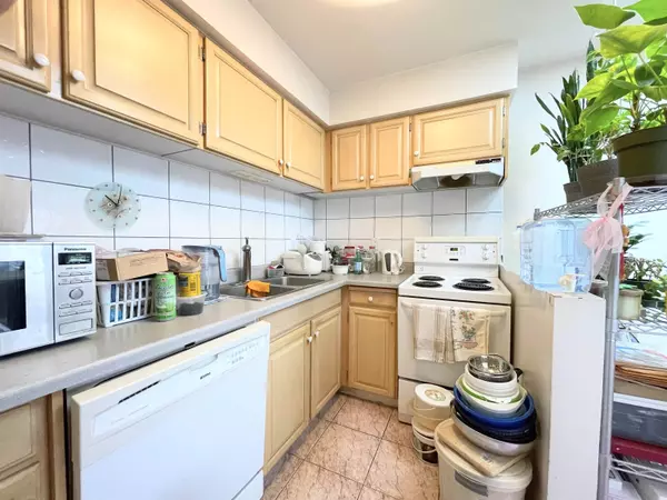 Vancouver, BC V6H 2R4,2885 Spruce ST #P10