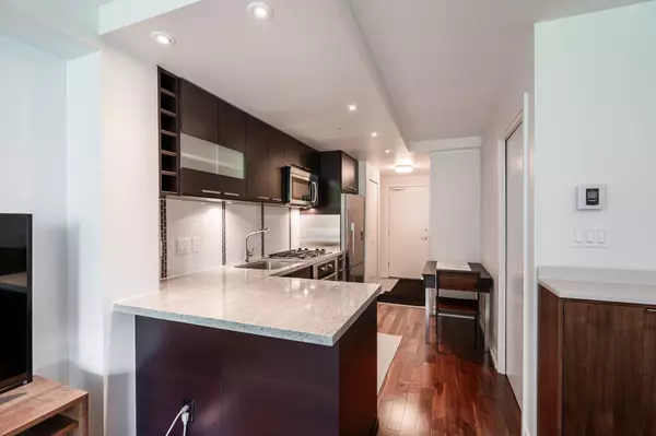 Vancouver, BC V6J 0B1,1690 W 8th AVE #305