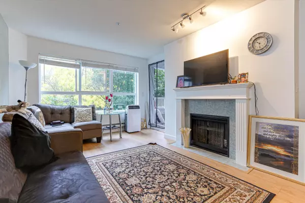 Surrey, BC V3R 0W2,9688 148 ST #210