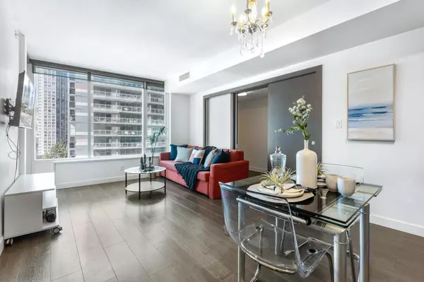 Vancouver, BC V6B 0P4,68 Smithe ST #1012