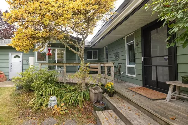 Sechelt, BC V0N 3A0,5796 Medusa ST