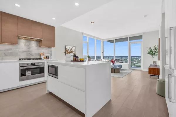 Burnaby, BC V5C 0N7,2186 Gilmore AVE #2402