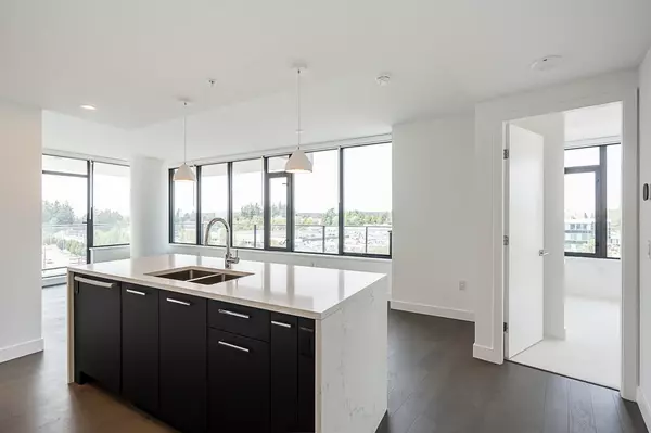 White Rock, BC V4B 0C5,1588 Johnston RD #610