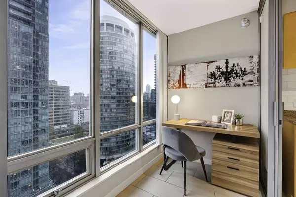 Vancouver, BC V6E 4R3,1288 W Georgia ST #1804