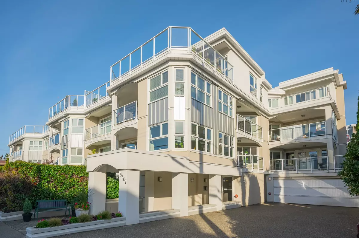 White Rock, BC V4B 1Y7,15367 Buena Vista AVE #307