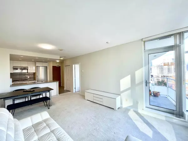 Burnaby, BC V5H 0C1,4880 Bennett ST #605