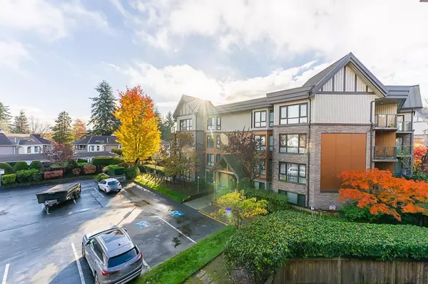 Surrey, BC V3R 0P9,9978 148 ST #305