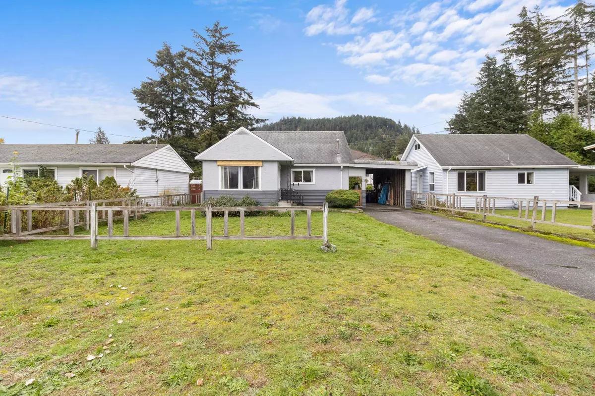 Hope, BC V0X 1L0,733 7th AVE