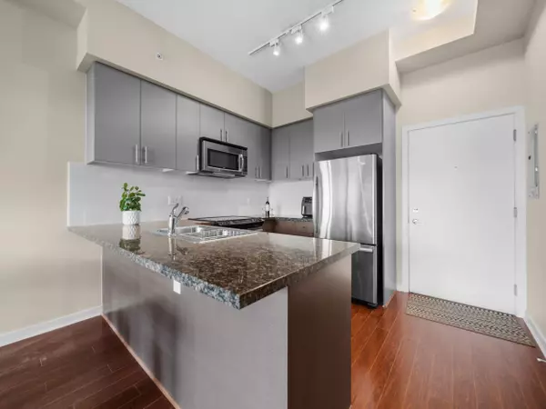 Surrey, BC V4N 6J7,6430 194 ST #411