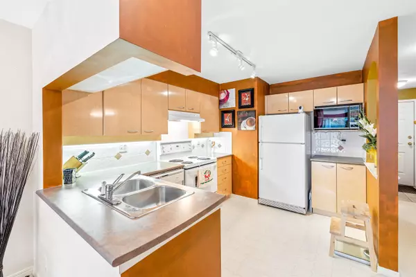 Coquitlam, BC V3K 7A4,1408 Cartier AVE #135