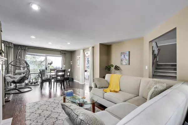 Coquitlam, BC V3E 2W5,2990 Panorama DR #64