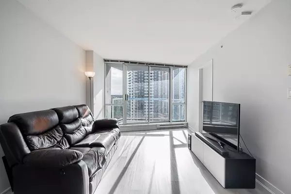 Surrey, BC V3T 0A8,13618 100 AVE #1809