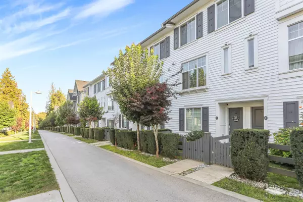 Surrey, BC V3W 1H9,8130 136a ST #3