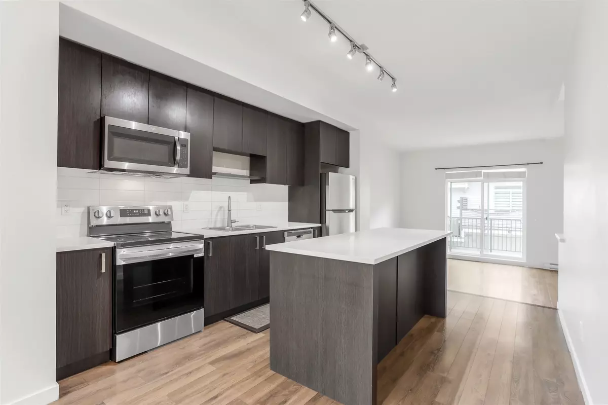 Surrey, BC V3W 1H9,8130 136a ST #3