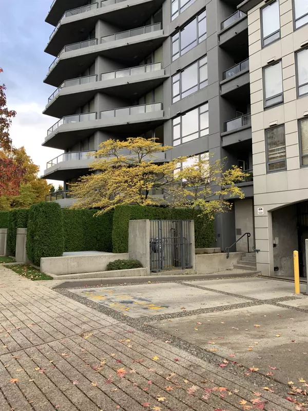 Vancouver, BC V5R 6G9,3520 Crowley DR #305