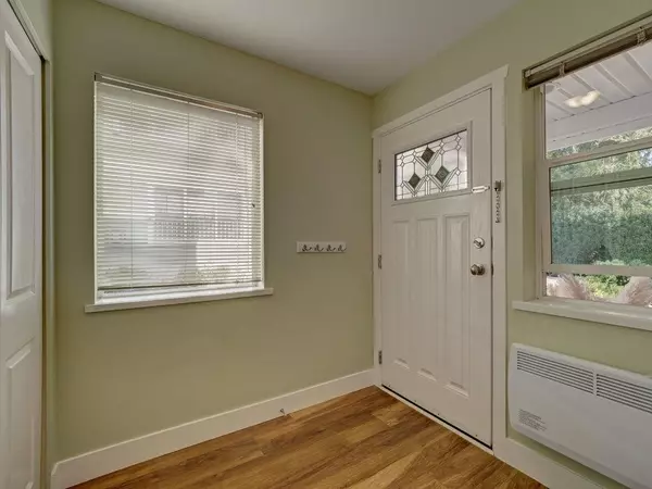 Gibsons, BC V0N 1V8,624 Shaw RD #9