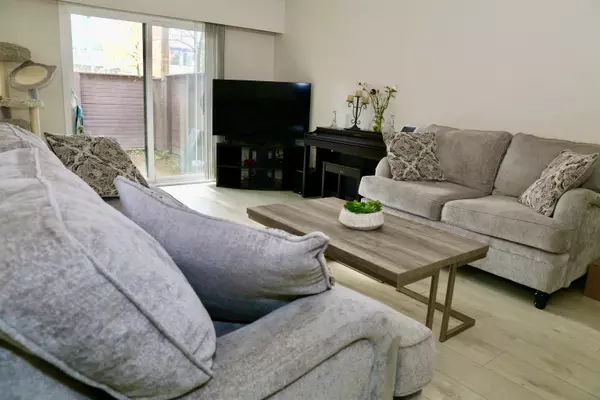 Surrey, BC V3T 1X6,14171 104 AVE #7