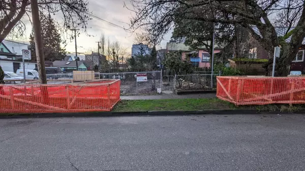 Vancouver, BC V6A 3P1,739 Vernon DR