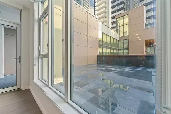 Burnaby, BC V5C 0N9,4168 Lougheed HWY #401