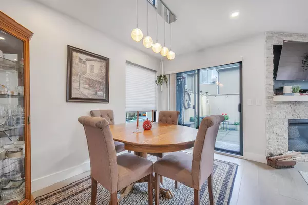 North Vancouver, BC V7L 3K5,2133 St. Georges AVE #25