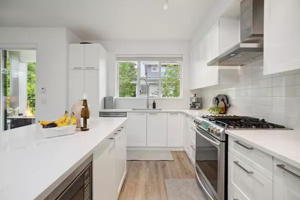 Port Coquitlam, BC V3B 0P1,2145 Prairie AVE #13