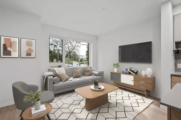 North Vancouver, BC V7L 0G8,528 E 2nd ST #47